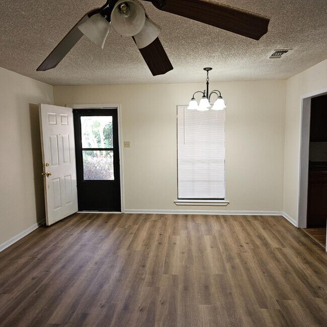 Foto del edificio - 1015-A Talbot Ave