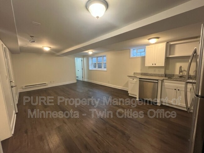 Building Photo - 250 6th Ave N