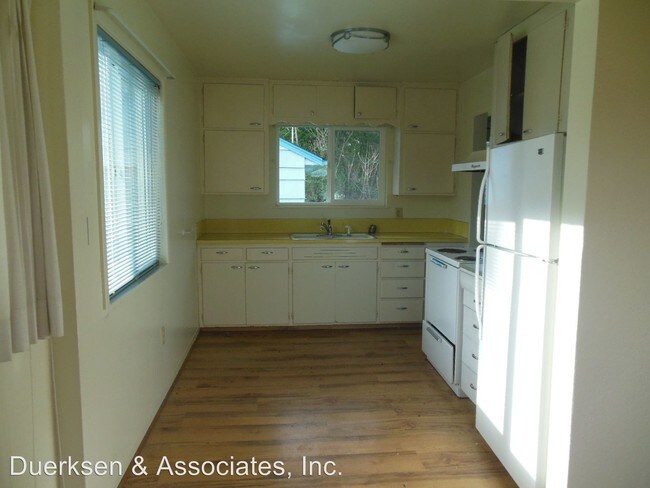 Building Photo - 2 br, 1 bath Apartment - 1214 NW Dixon