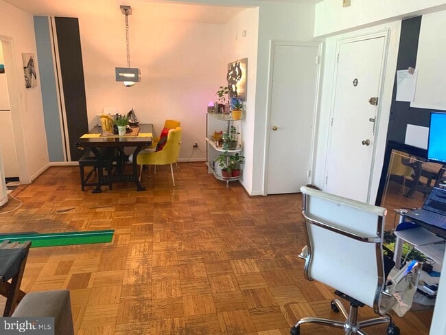 Foto del edificio - 2500 Q St NW