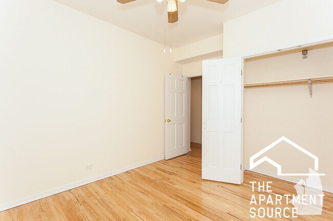 Foto del edificio - 2320 N Southport Ave
