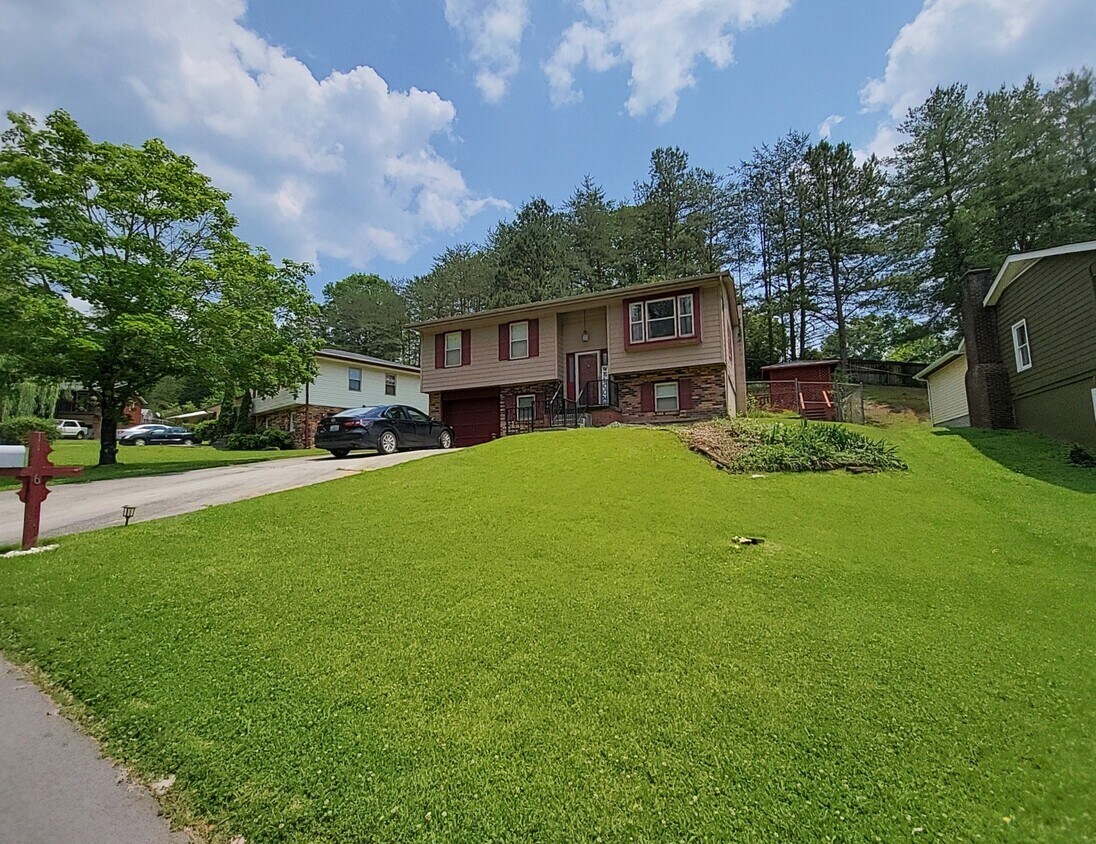 6 Yorkshire Ct, Middlesboro, KY 40965 House Rental in Middlesboro, KY