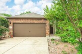Foto principal - AVAILABLE NOW! Nice 3 Bedroom Duplex locat...