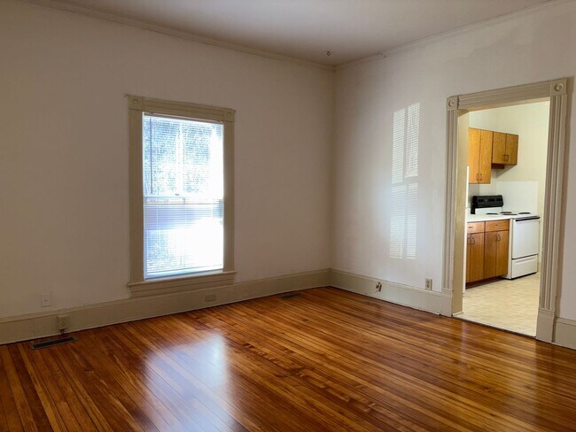 Foto del edificio - 1 Bedroom, 1 Bathroom Unit in Greensboro!