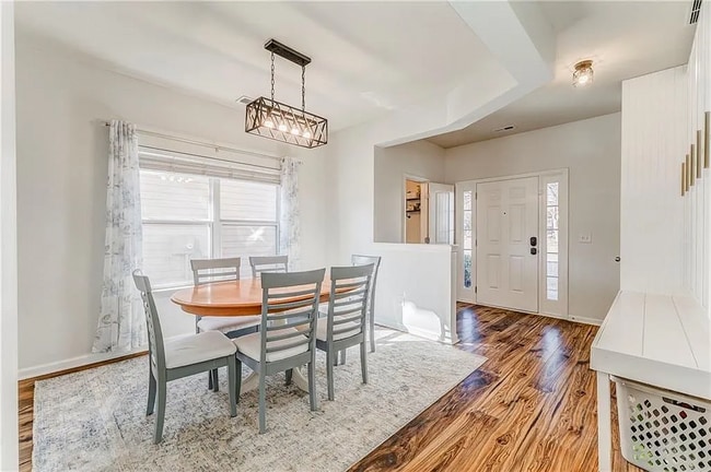 Building Photo - 160 Renford Rd