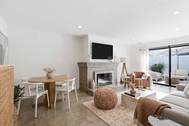 Building Photo - 1140 Manhattan Beach Blvd