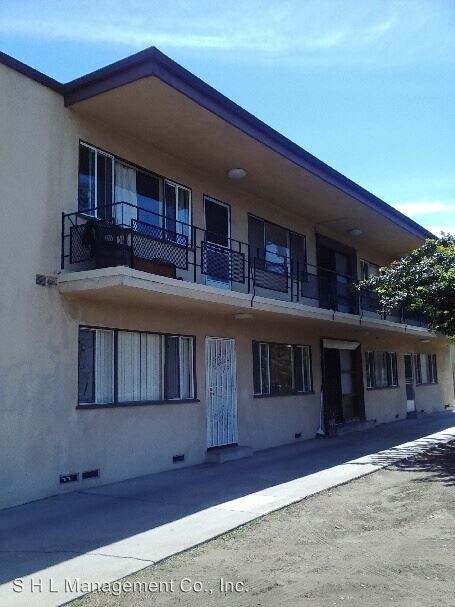Primary Photo - 6060 Cadillac Ave