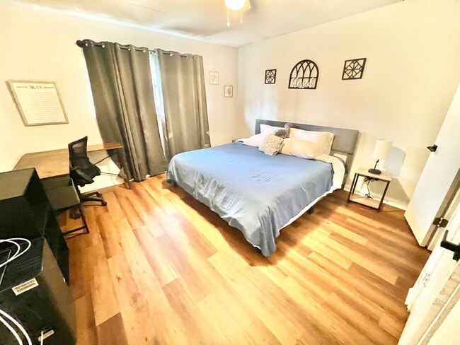 Building Photo - Home For Lease