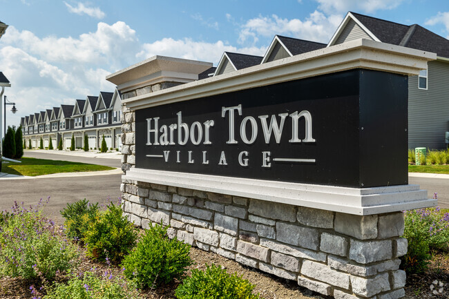 Harbor Town Village Sign - Harbor Town Townhomes