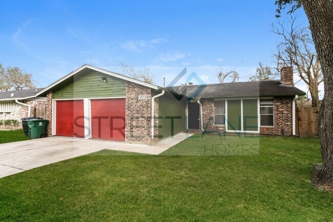 Building Photo - REDUCED!