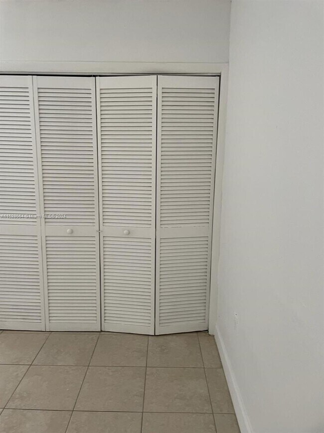 Foto del edificio - 266 SW 19th Rd