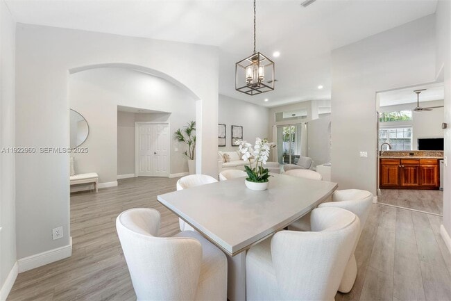 Building Photo - 2587 Jardin Ct