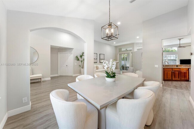 Foto del edificio - 2587 Jardin Ct