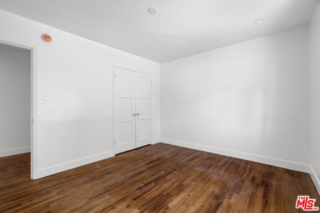 Building Photo - 616 Sunset Ave