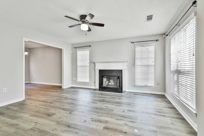 Building Photo - 3BR Home in Jonesboro. Spacious Primary Suite & Convenient Location