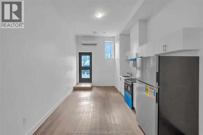 Building Photo - 131 Main St