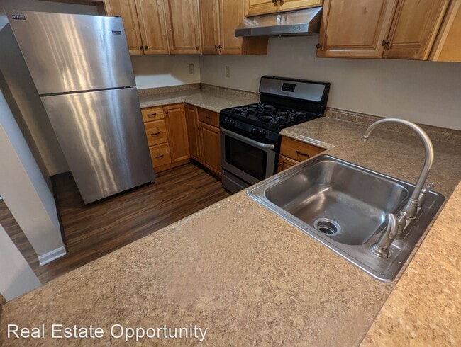 Building Photo - 3 br, 3 bath House - 1750 Rock Creek Dr