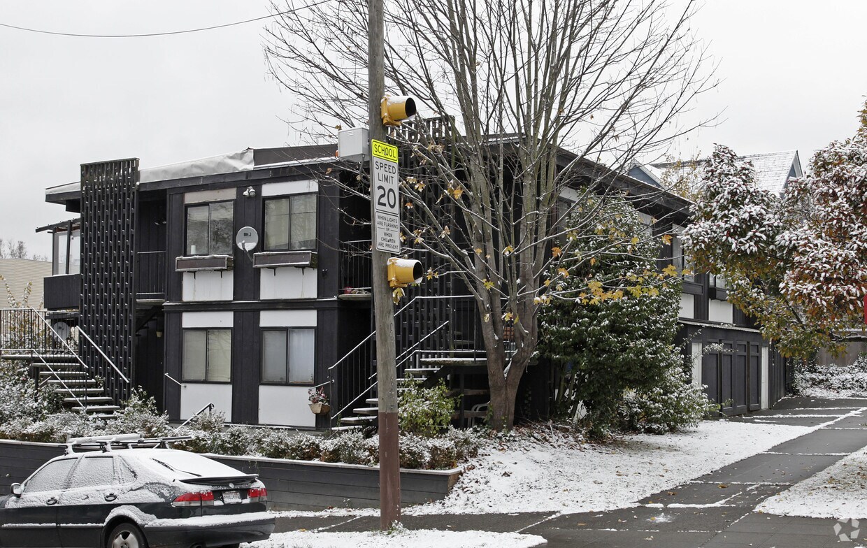 Foto principal - 1420 Yesler Way