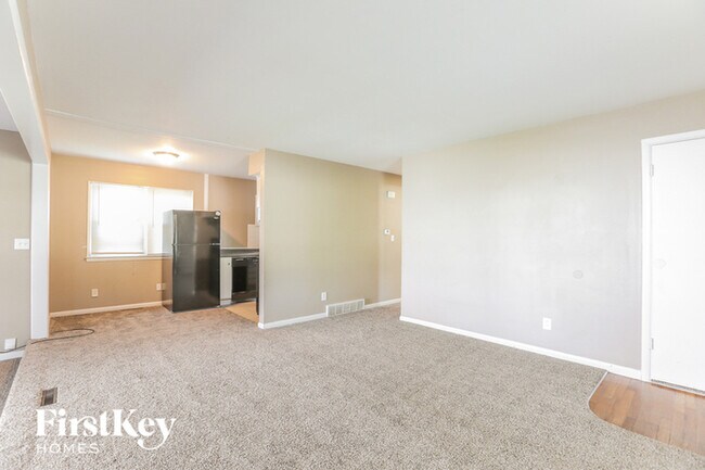 Foto del edificio - 3211 N Spring St