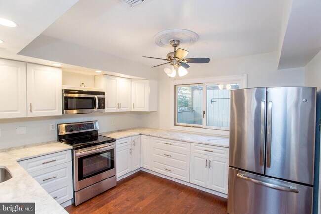 Foto del edificio - 17 Eden Roc