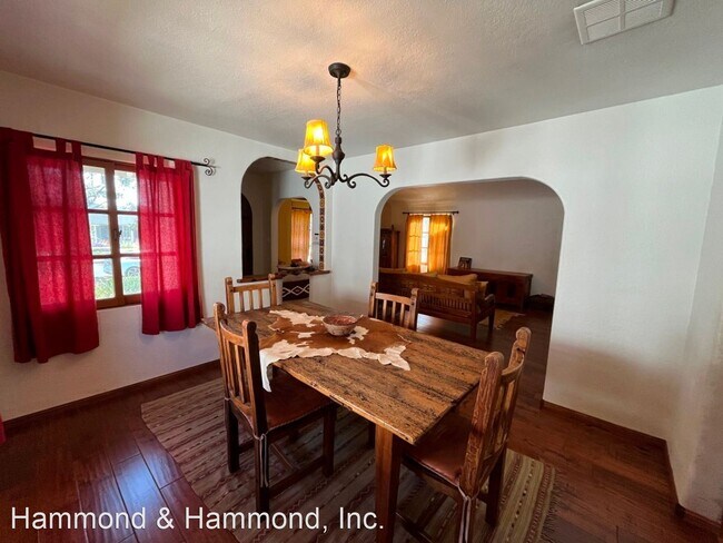Foto del edificio - 3 br, 2 bath House - 12349 La Maida St.