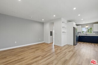 Building Photo - 6350 Willoughby Ave