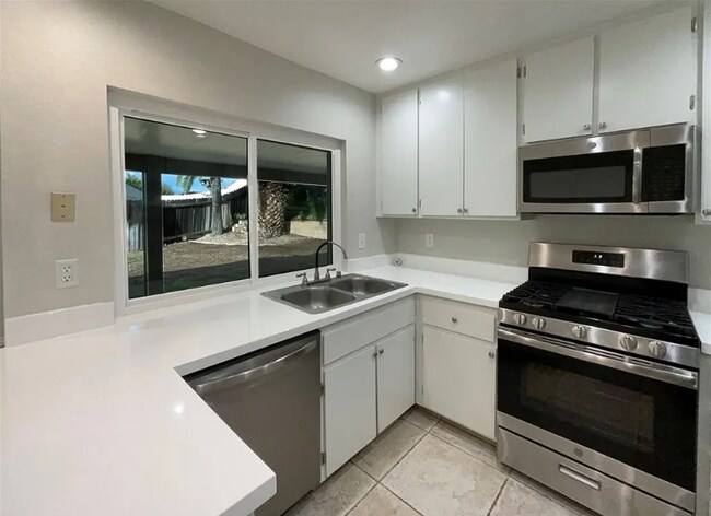 Foto del edificio - 22257 Emerald St