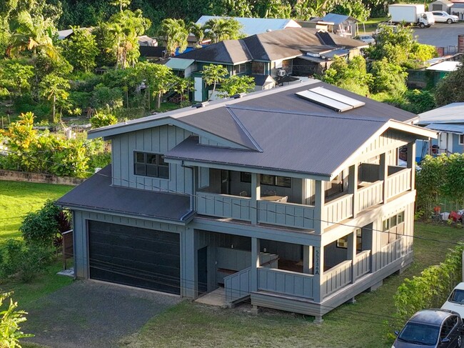 Building Photo - Furnished 3 Bedroom 2.5 Bathroom Home in H...