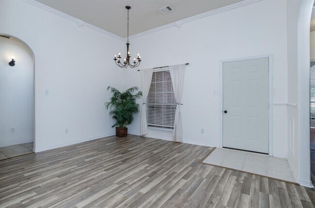Building Photo - 28610 Hidden Cove Dr