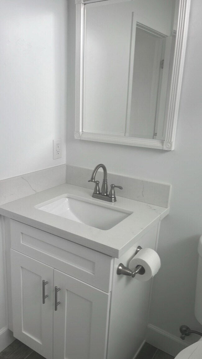 Building Photo - 1807 Donax Ave