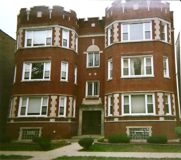 Primary Photo - 8127 S Drexel Ave