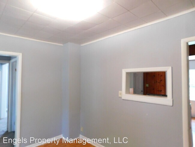 Building Photo - 3 br, 1 bath House - 320 Race St.