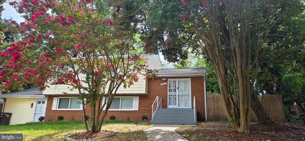 Foto principal - 7203 Westchester Dr