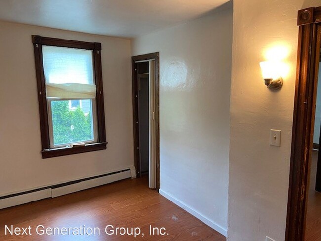 Building Photo - 3 br, 1.5 bath House - 1238 Trexlertown Road