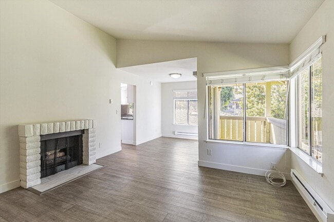 Building Photo - Renovated Two-Bedroom Two-Bathroom Condo