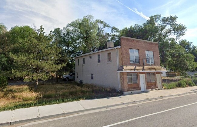 Building Photo - MM-36 W Main