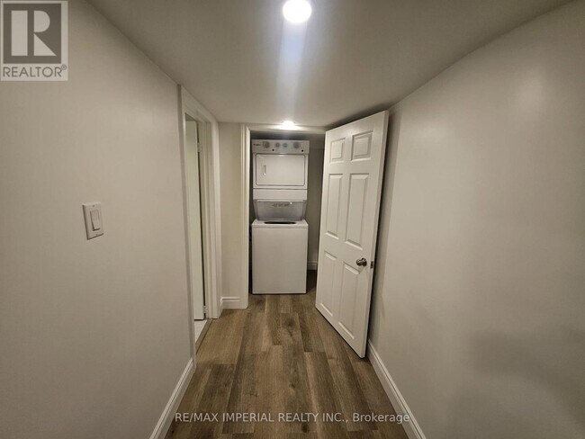 Building Photo - 37 Stave Crescent