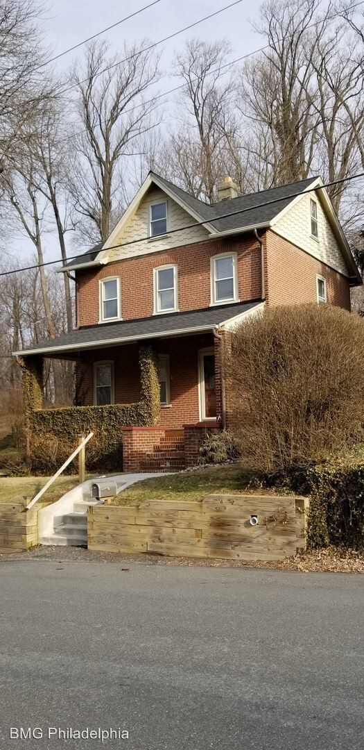 Building Photo - 633 Convent Rd