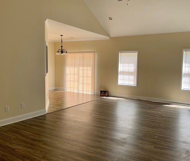 Foto del edificio - Coming in March 2026!!