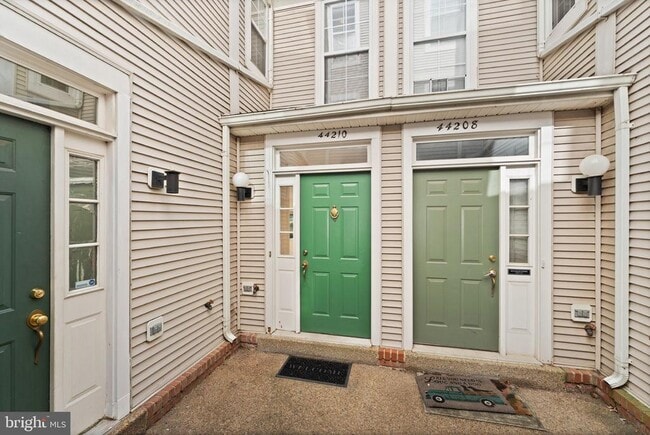 Building Photo - 44210 Shady Glen Terrace