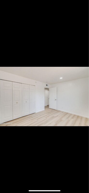 Building Photo - 5701 E Pima St