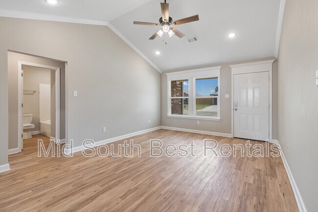Building Photo - 616 Timberline Rd