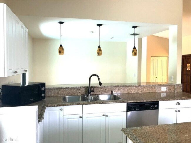 Building Photo - 4 br, 3 bath House - 71 Laredo Ln