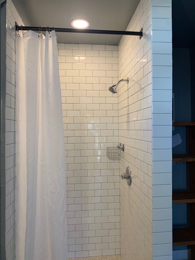 Shower - 105 West Lincoln Street