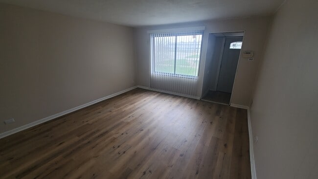Living Room - 13700 S Eggleston Ave