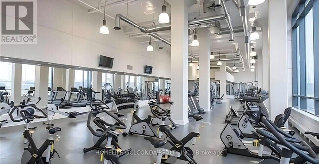 Photo du bâtiment - 2200 Lake Shore Blvd W
