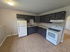 Building Photo - 6 Kingsview Ct