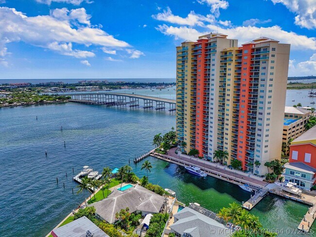 Foto del edificio - 2650 Lake Shore Dr