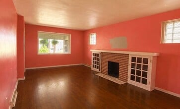 Building Photo - 260-262 Freeport Rd