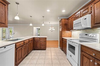 Building Photo - 27 S Prairie Dunes Dr